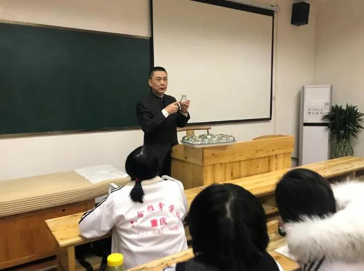 为什么推荐到重庆六合学校学习中医适宜技术？