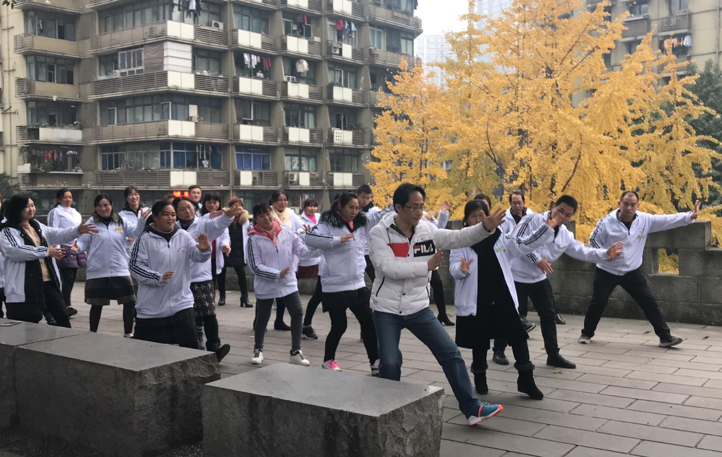 冬天手脚冰冷，做好这几点让身体暖起来！