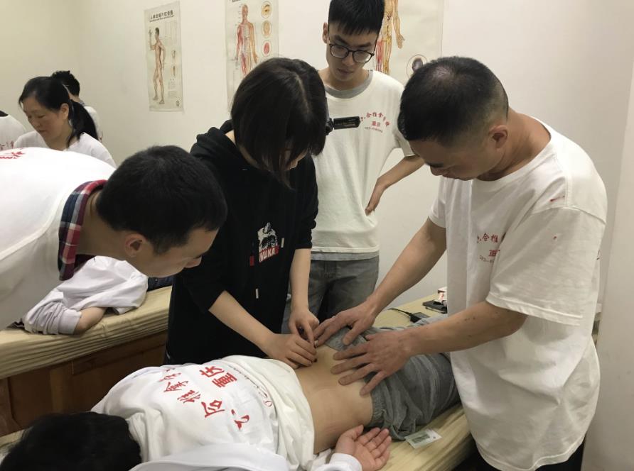 针灸催乳效果怎么样？重庆中医推拿针灸按摩培训好吗？
